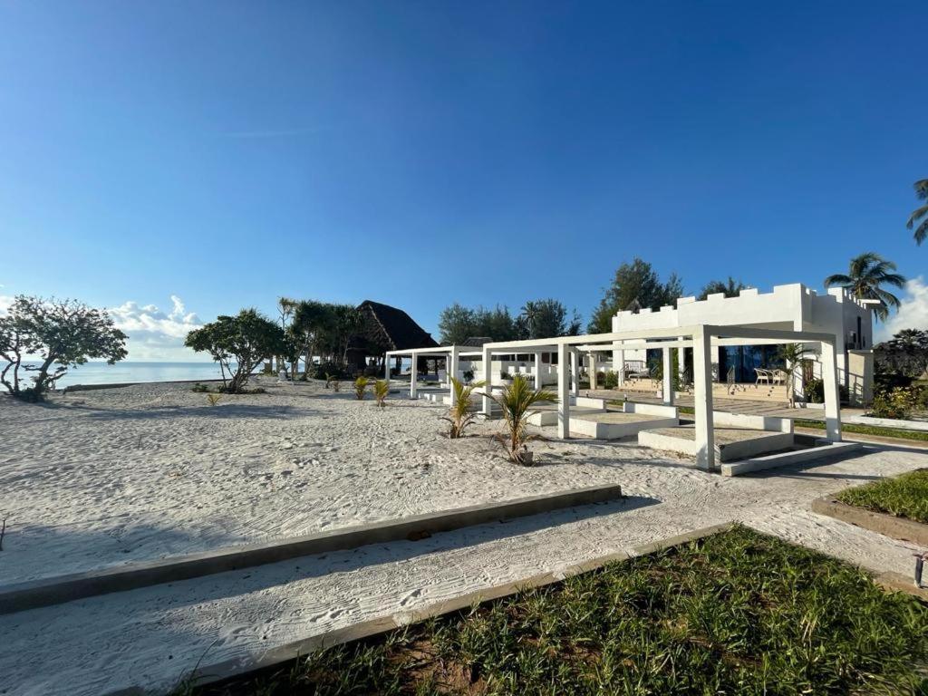 Jambo Beach Hotel *